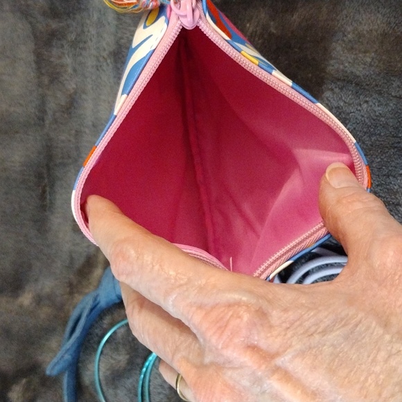 Small Multicolored Makeup Bag and Goodies - Picture 7 of 8